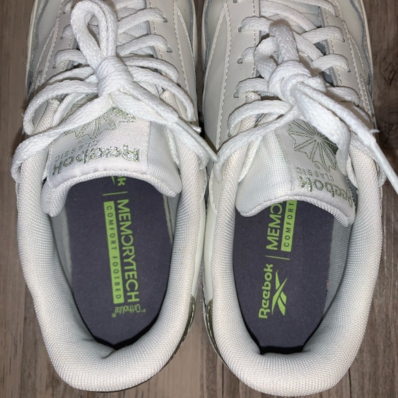 Women’s Reebok Sneakers - Picture 6 of 7